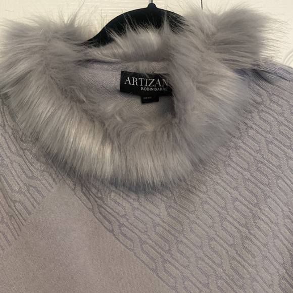 Artizan Faux Fur Poncho - Picture 2 of 3